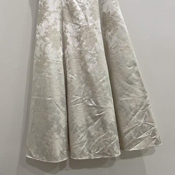 Jessica McClintock Girls Size 14 Beaded Floral
Gown Dress Ivory Gold - Picture 3 of 16